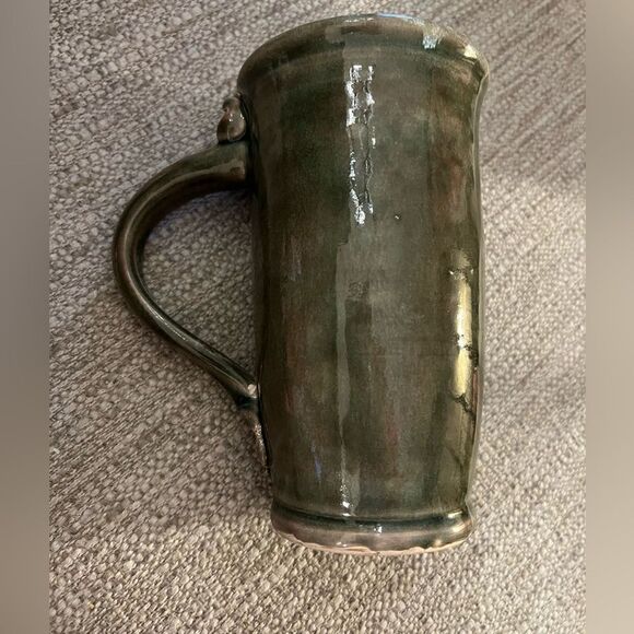 Gorgeous, vintage handmade green ceramic mug with two stars - Picture 1 of 6